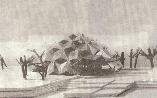 Forma obrotowa z tarczownic o obrysie trójkątnym zestawionych przemiennie - Witold Lipiński 1978